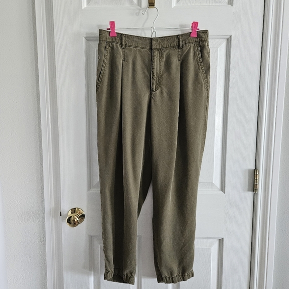 LOFT Pants - NWOT LOFT Emory Trousers With Pleated Front- Evening Olive